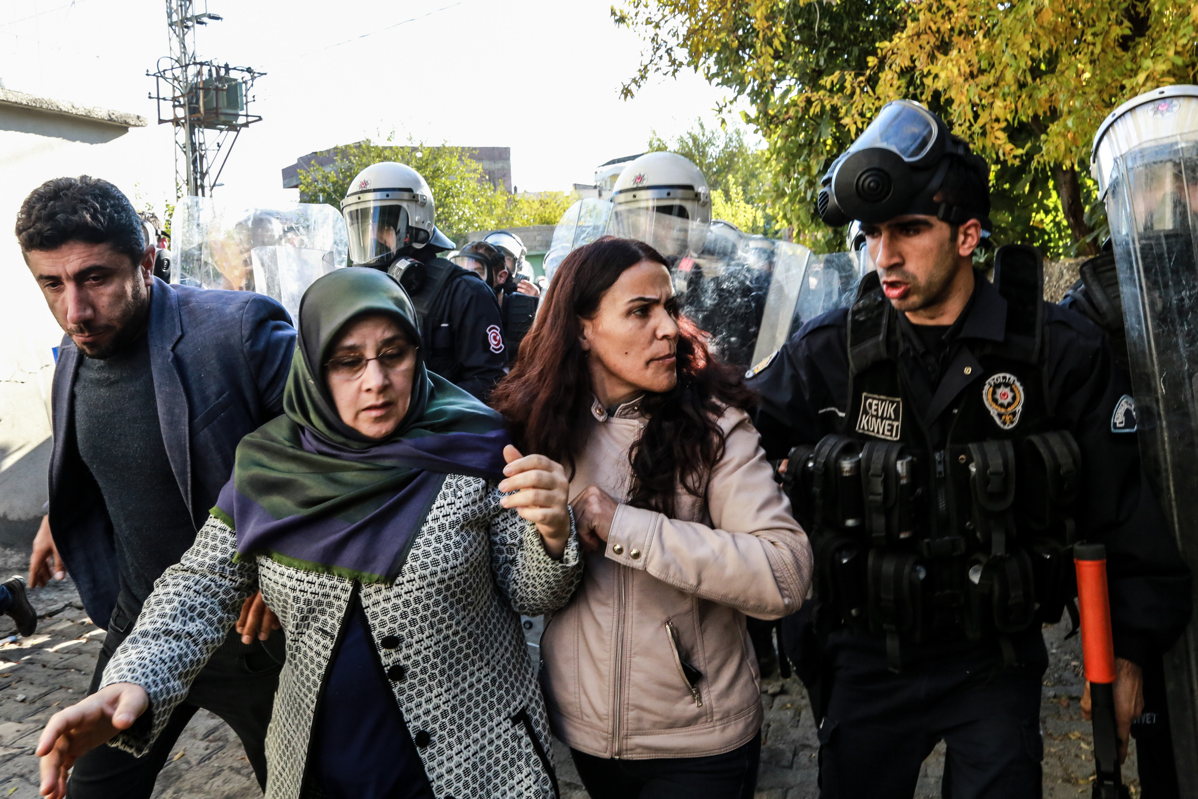[UPDATE] HDP deputy Hüda Kaya released after brief detention