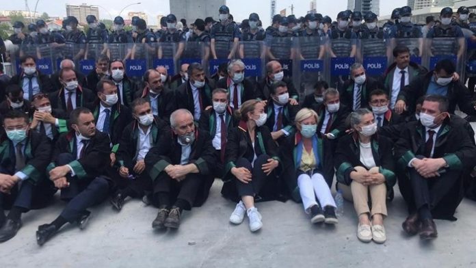 Turkish gov’t aims to diminish bar associations’ role as human rights watchdogs: HRW 19