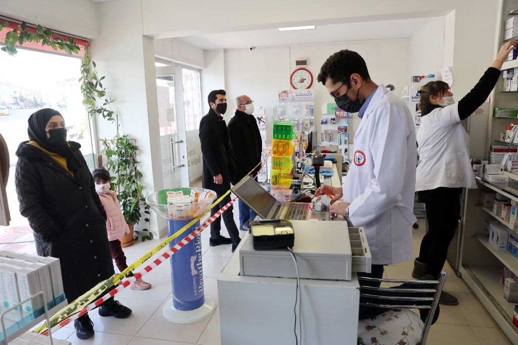 Turkish pharmacists prepare for nationwide strike over low profits