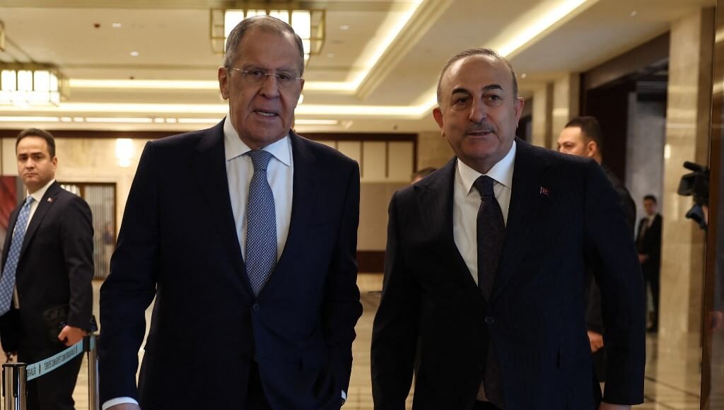 Russian Foreign Minister Sergey Lavrov (L) Turkish Foreign Minister, Mevlut Cavusoglu