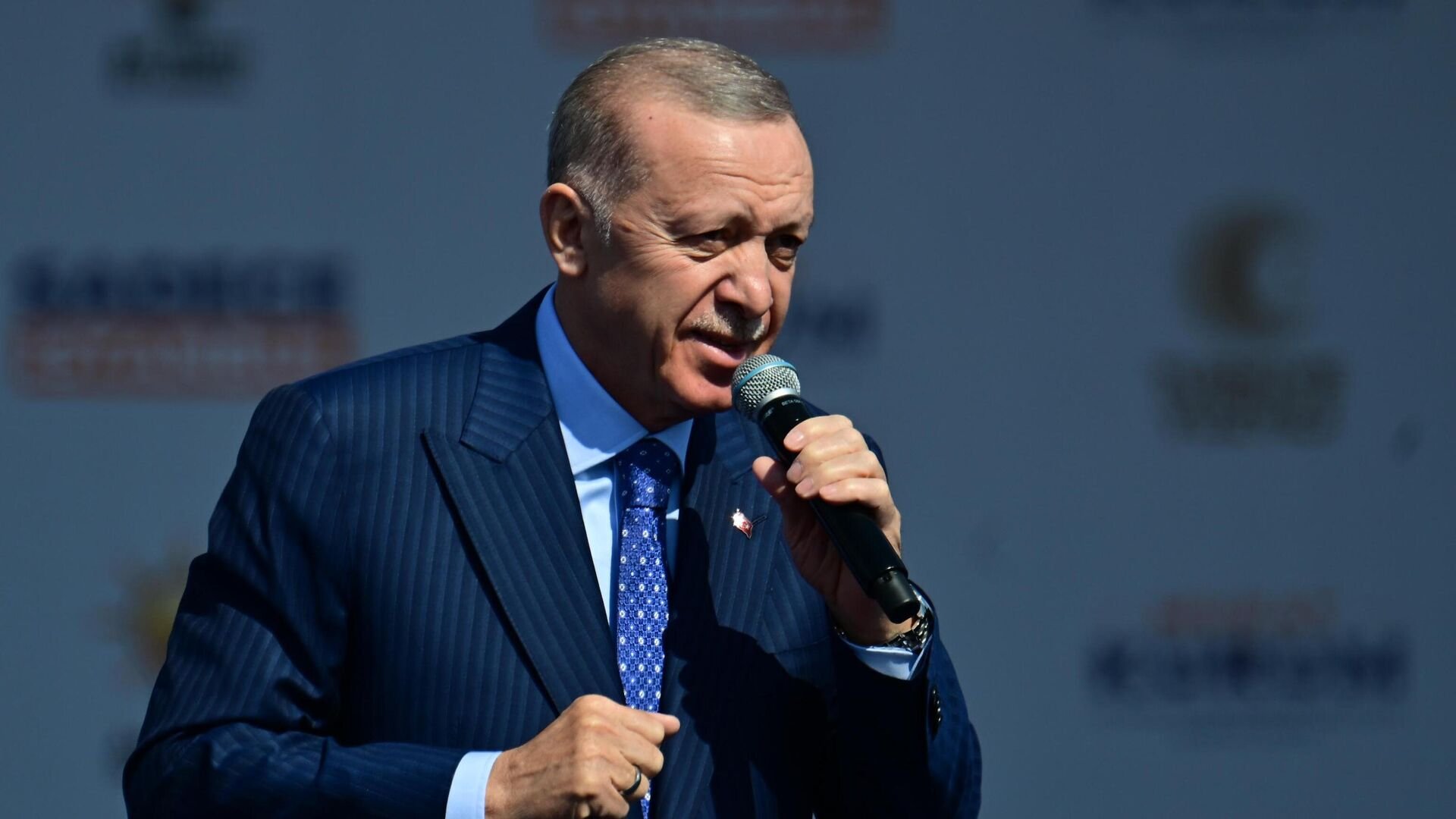 Erdoğan backs Finance Minister Şimşek, dispels rumors of economic team overhaul