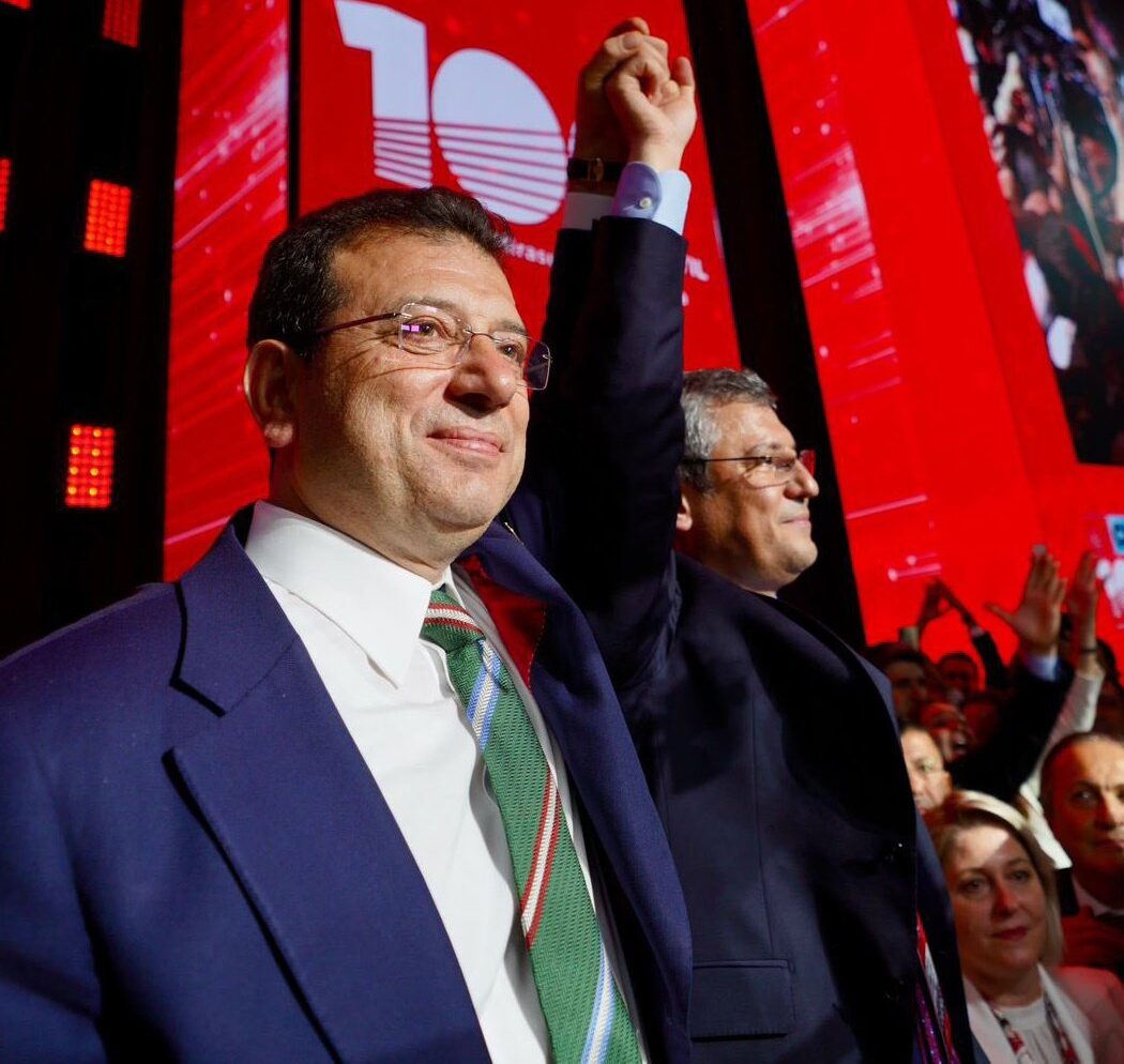 İstanbul mayor files application to run in CHP presidential candidate election