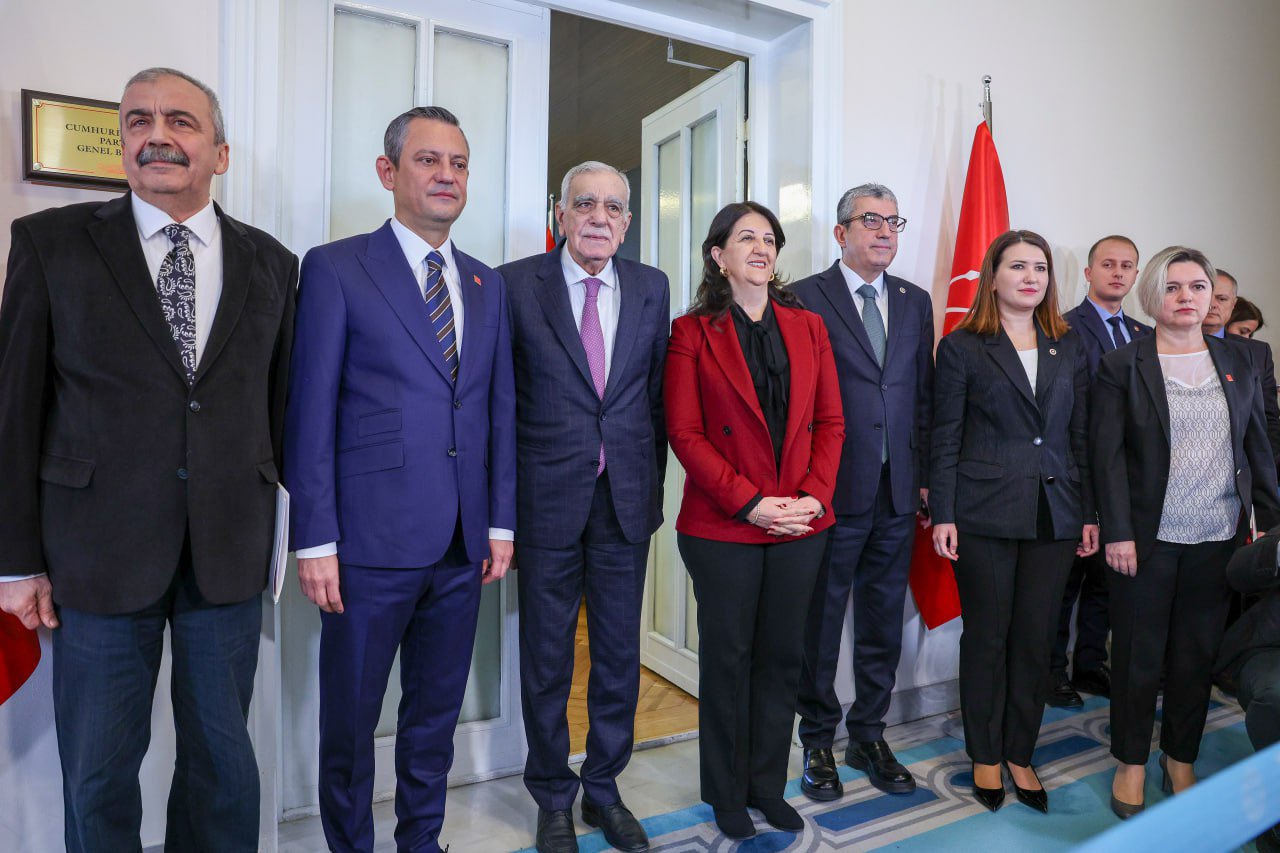 Pro-Kurdish party briefs main opposition, other parties on meeting with jailed PKK leader