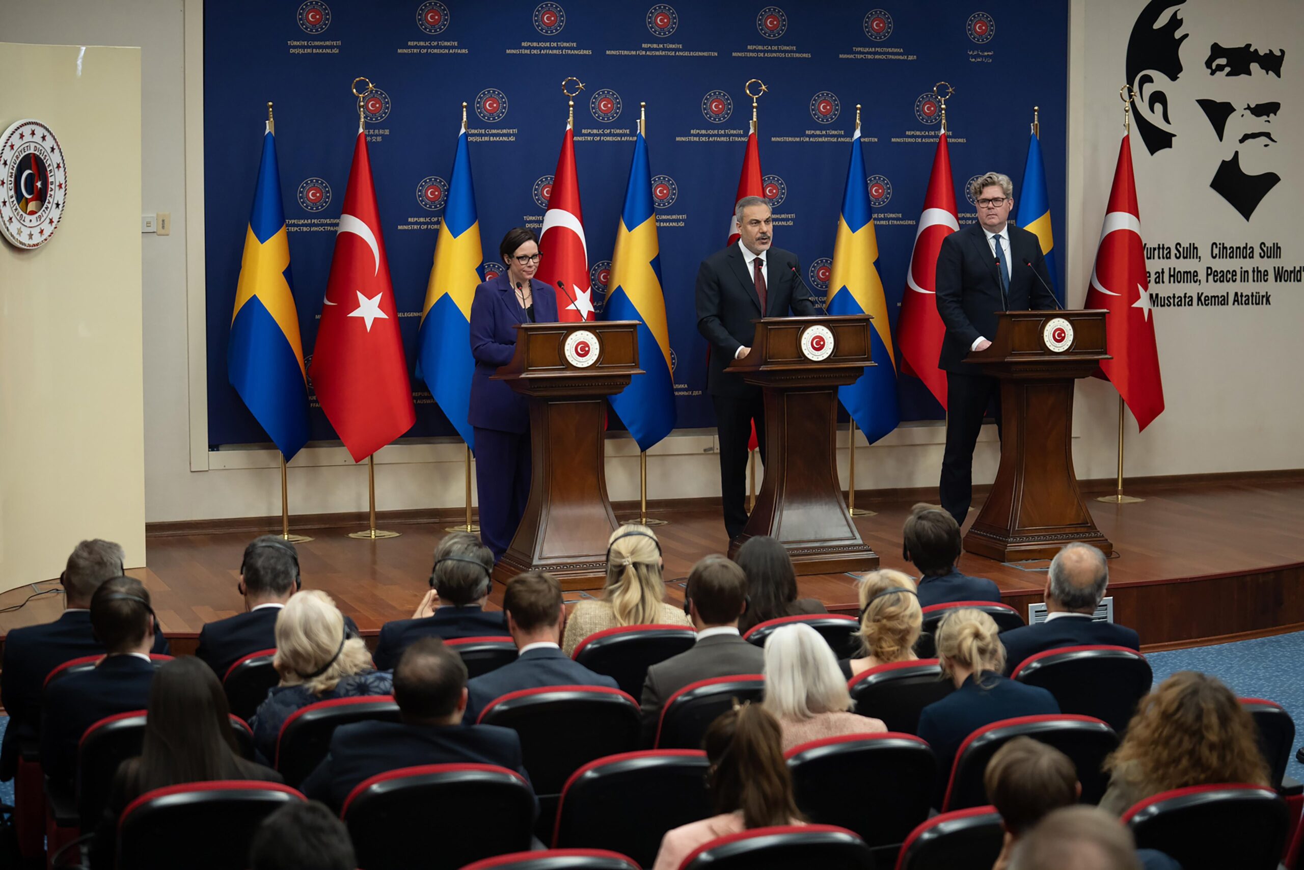 Sweden’s foreign minister adopts Erdoğan’s hate speech against Gülen movement