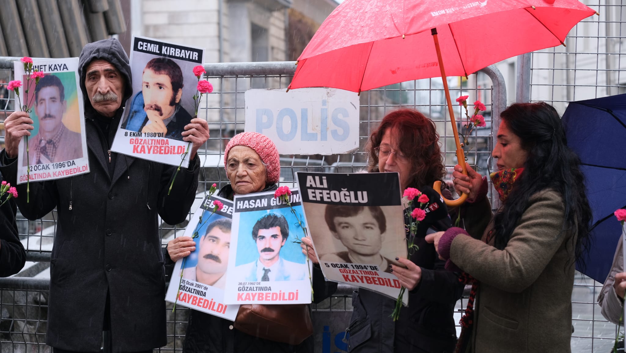 Mothers of enforced disappearance victims hold 1,032nd Saturday vigil in İstanbul
