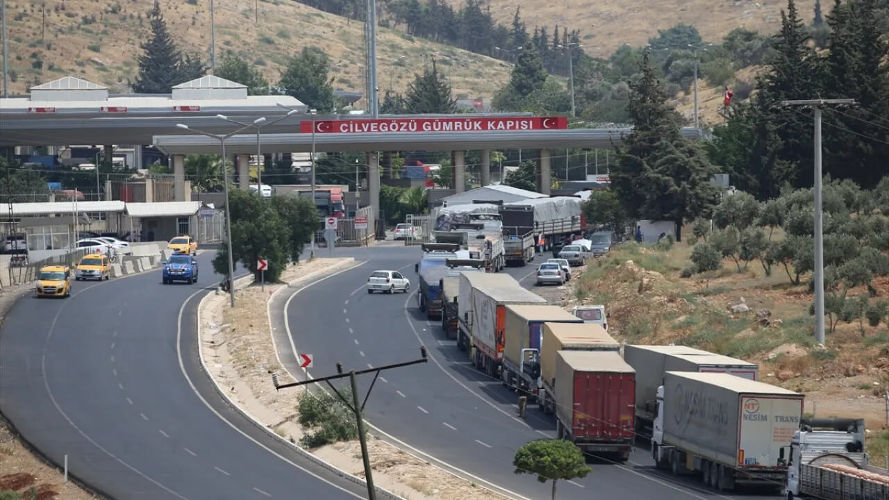 Turkey lifts Syria trade and transit restrictions in bid to boost trade: report