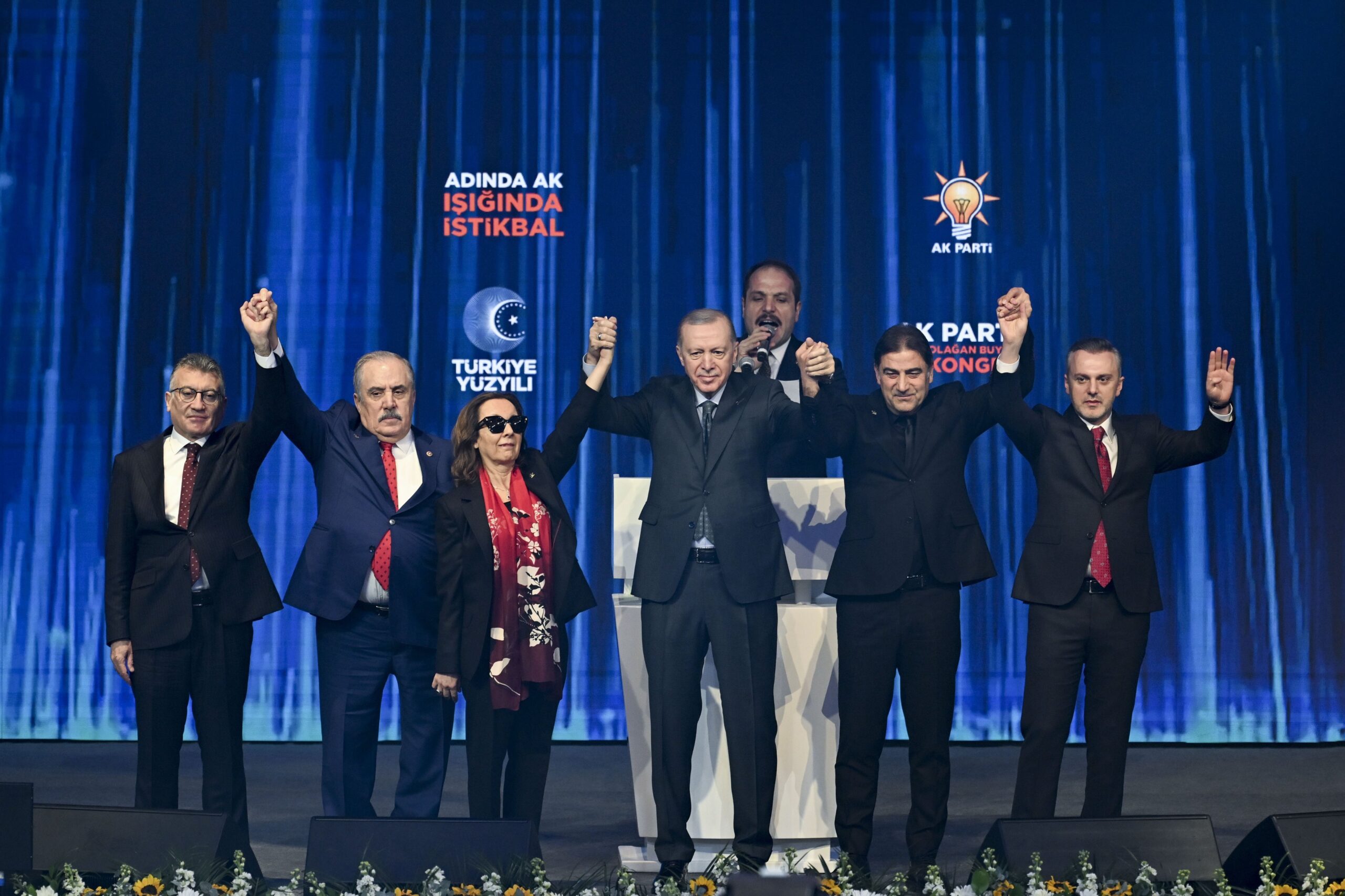 Erdoğan reshapes party administration with participation of former opposition figures