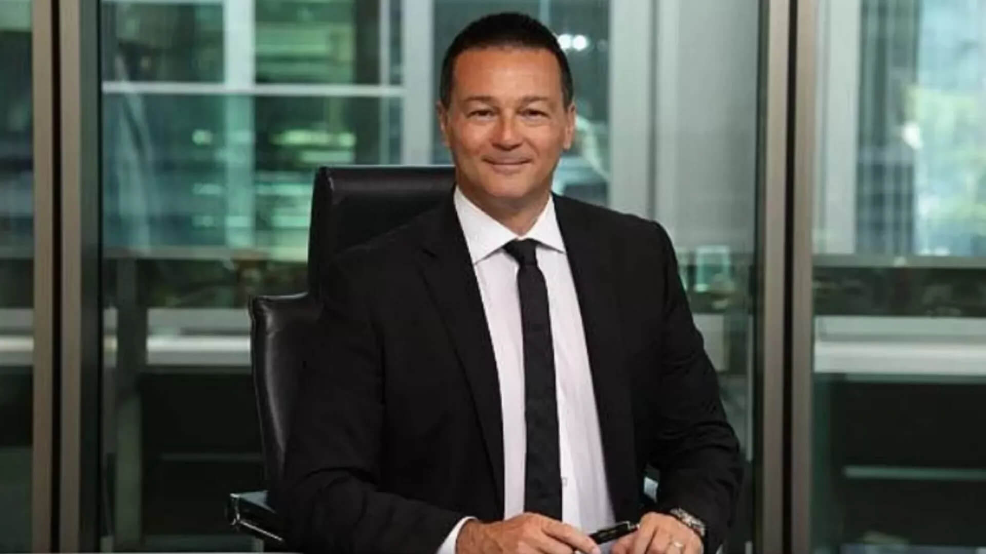 Turkish businessman hit with travel ban over Ramadan email controversy