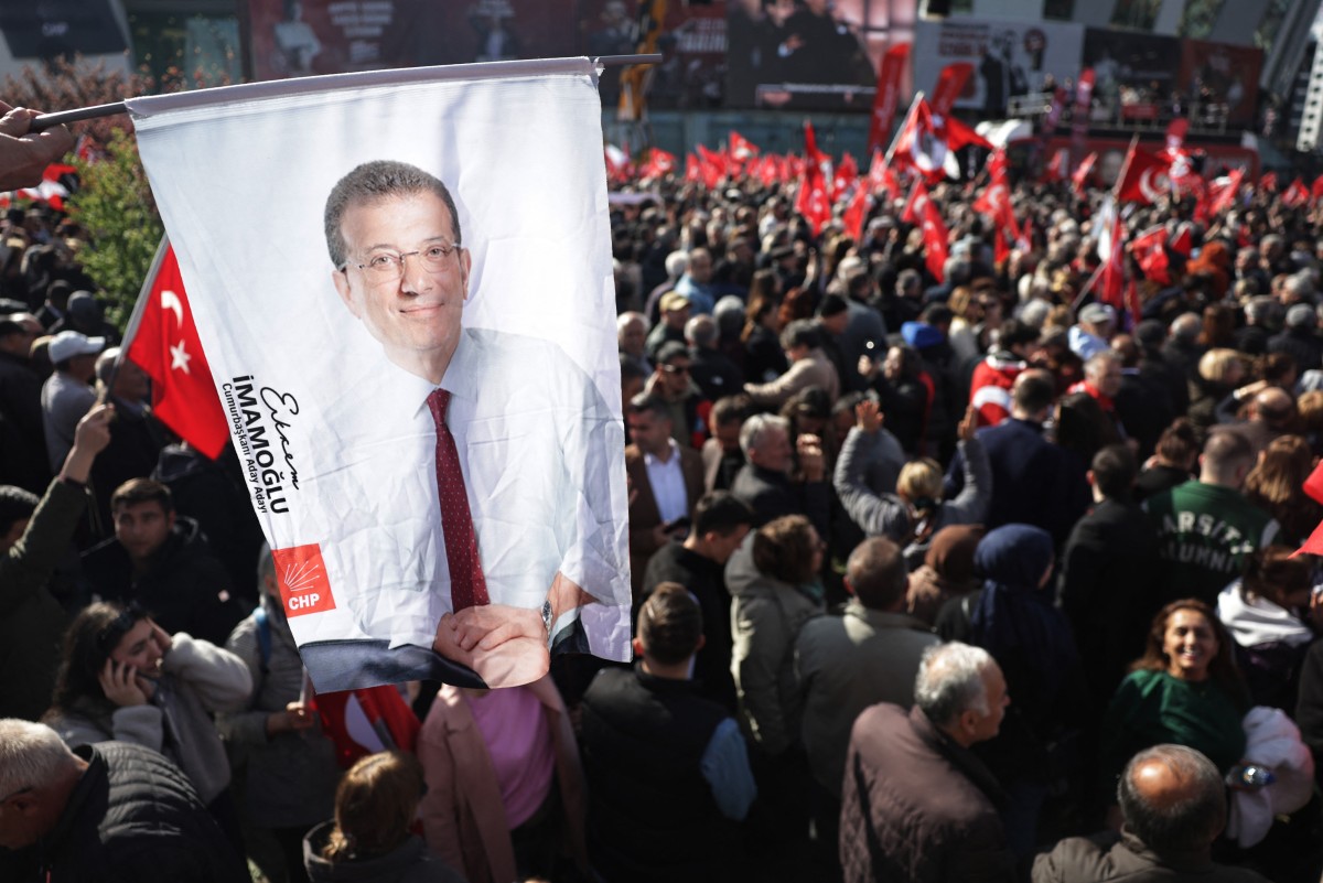 Turkey moves to block İmamoğlu’s int’l  X account following ban on main handle