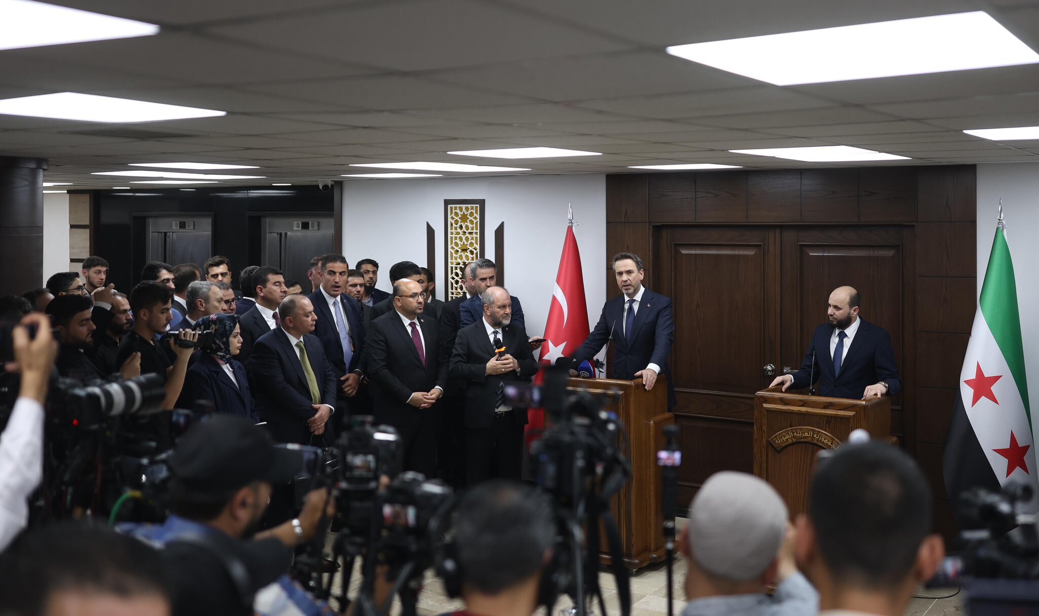 Turkey to increase energy exports to Syria, minister says