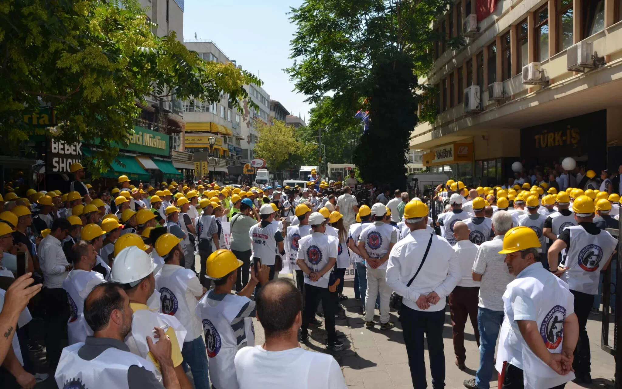 Turkish labor union announces strike after stalled wage negotiations