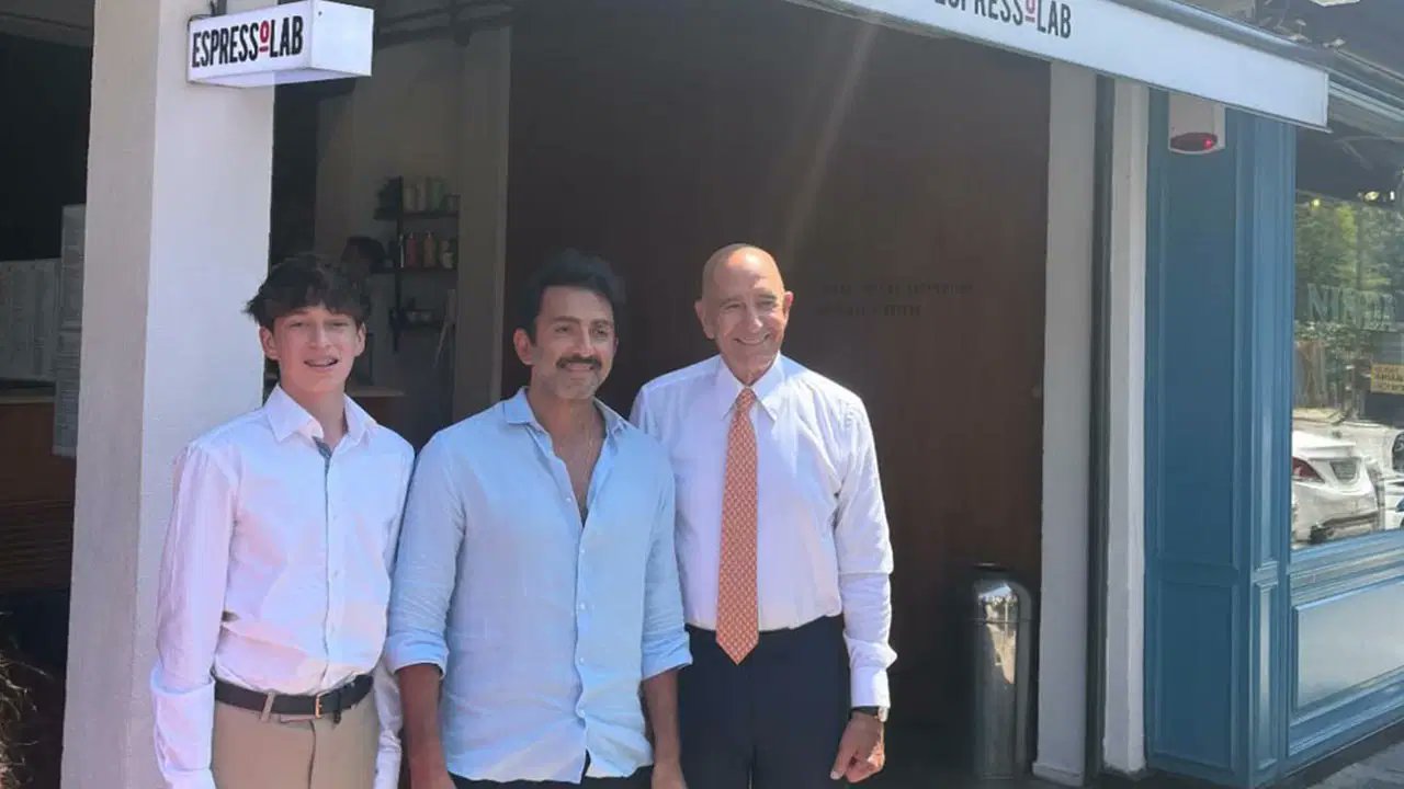 US ambassador to Turkey visits coffee chain boycotted by opposition over gov’t ties