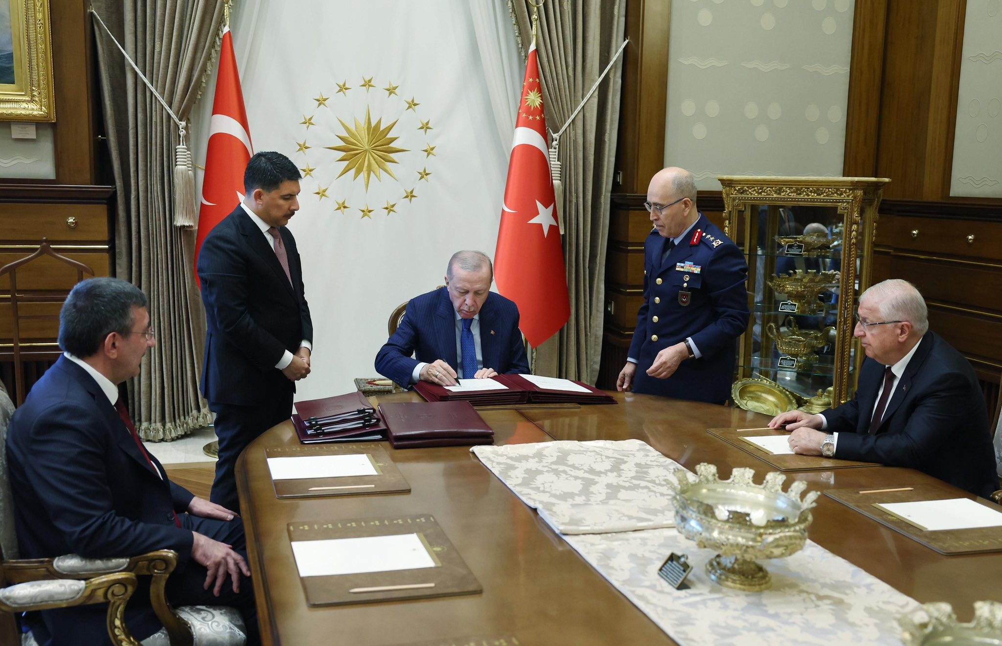 Erdoğan appoints general who sued main opposition leader for defamation as chief of general staff