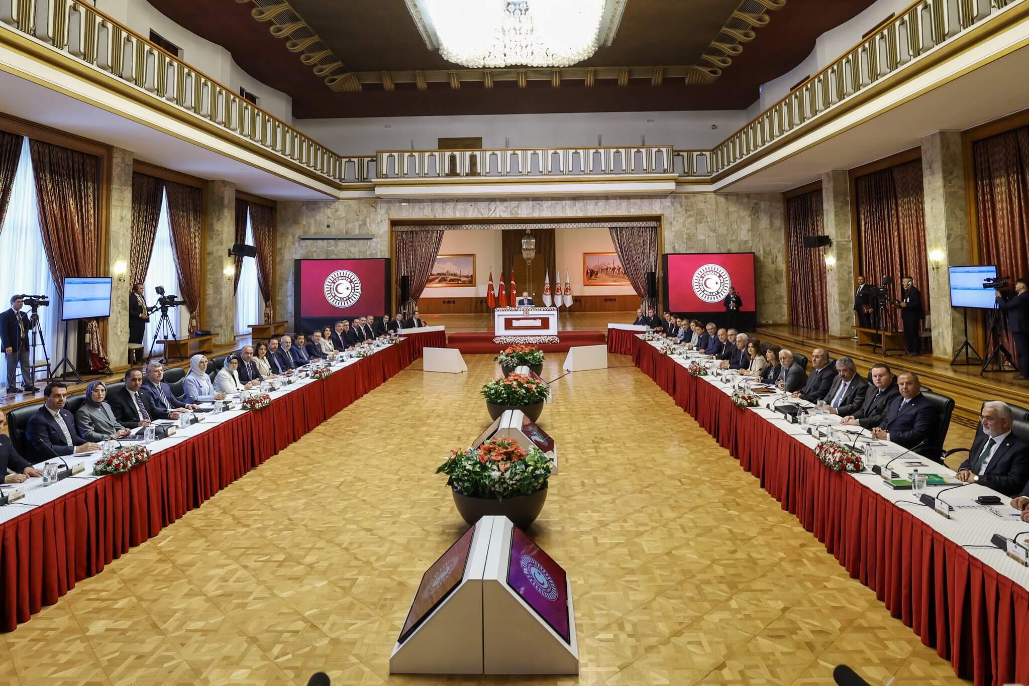 Turkish MPs back steps to reintegrate former PKK militants