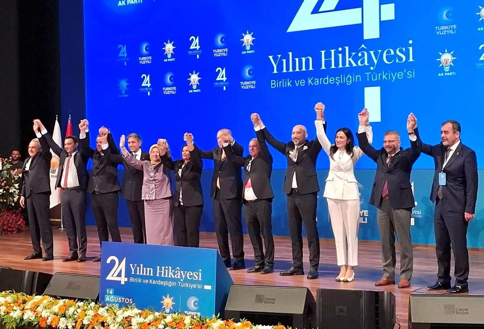 9 opposition mayors join Erdoğan’s party amid claims of threats, coercion