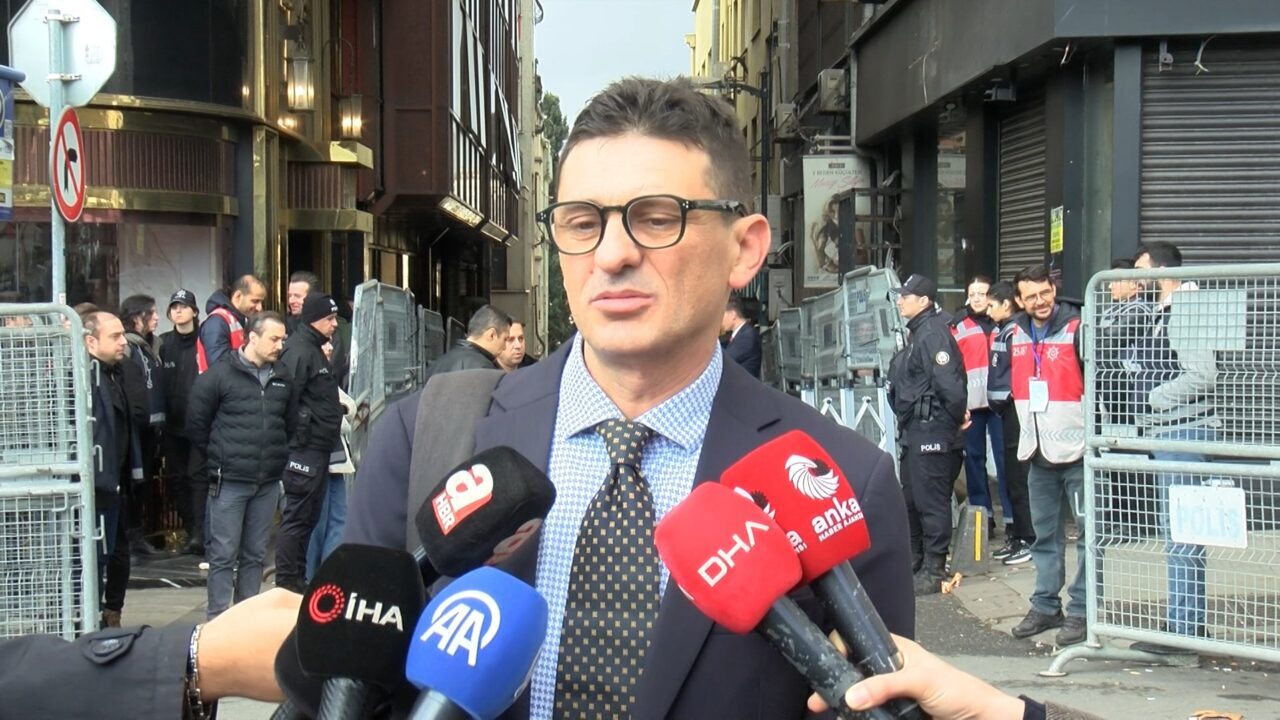 Pope Leo meets father of Turkish-Italian boy killed by teenagers in İstanbul