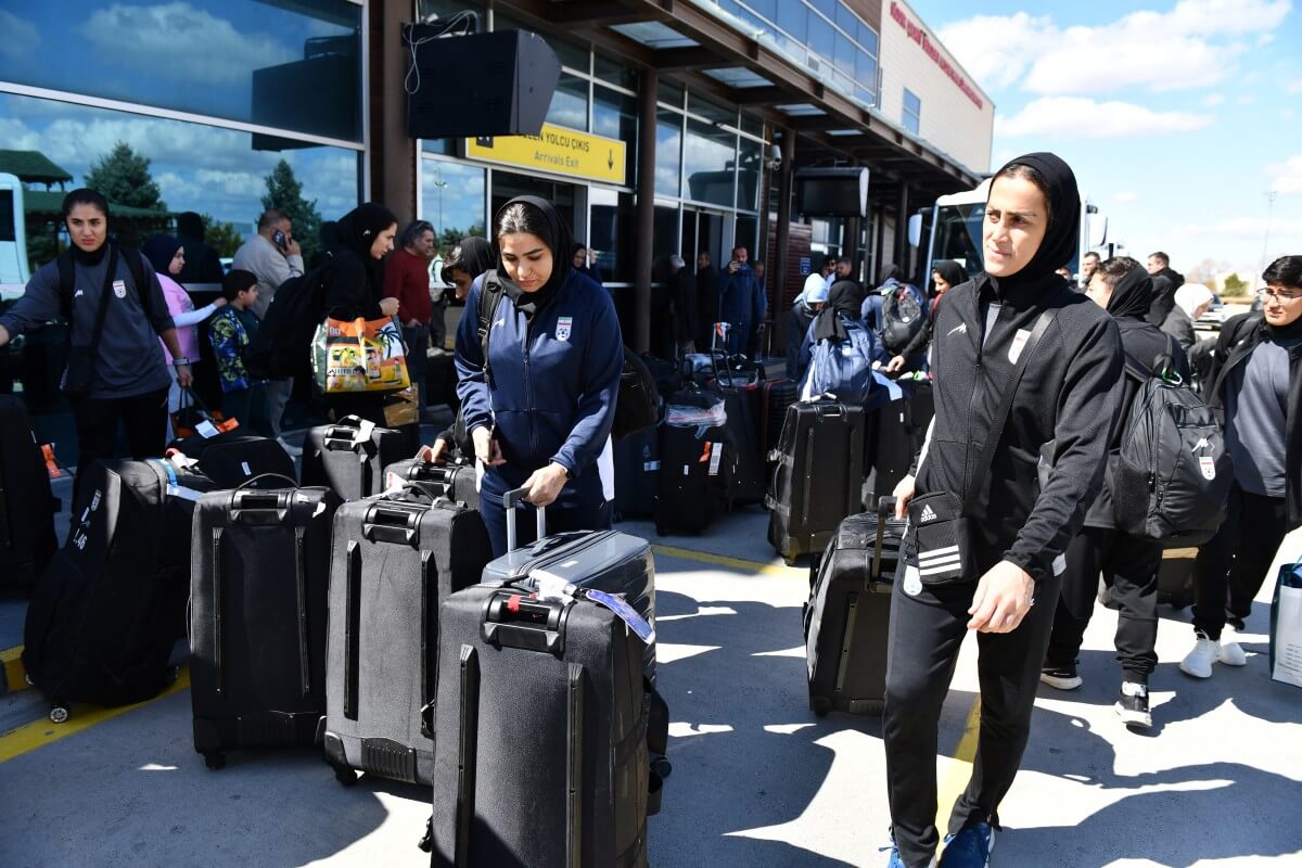 Iranian women’s football team crosses Turkish border to head home
